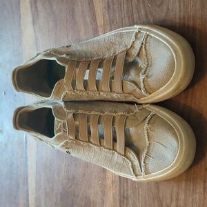 Blowfish Malibu Neutral Flat Sneaker